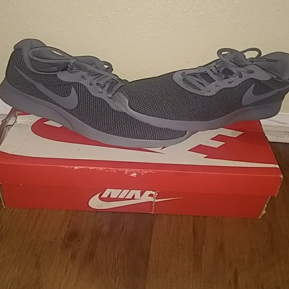 Nike's - Picture 3 of 5